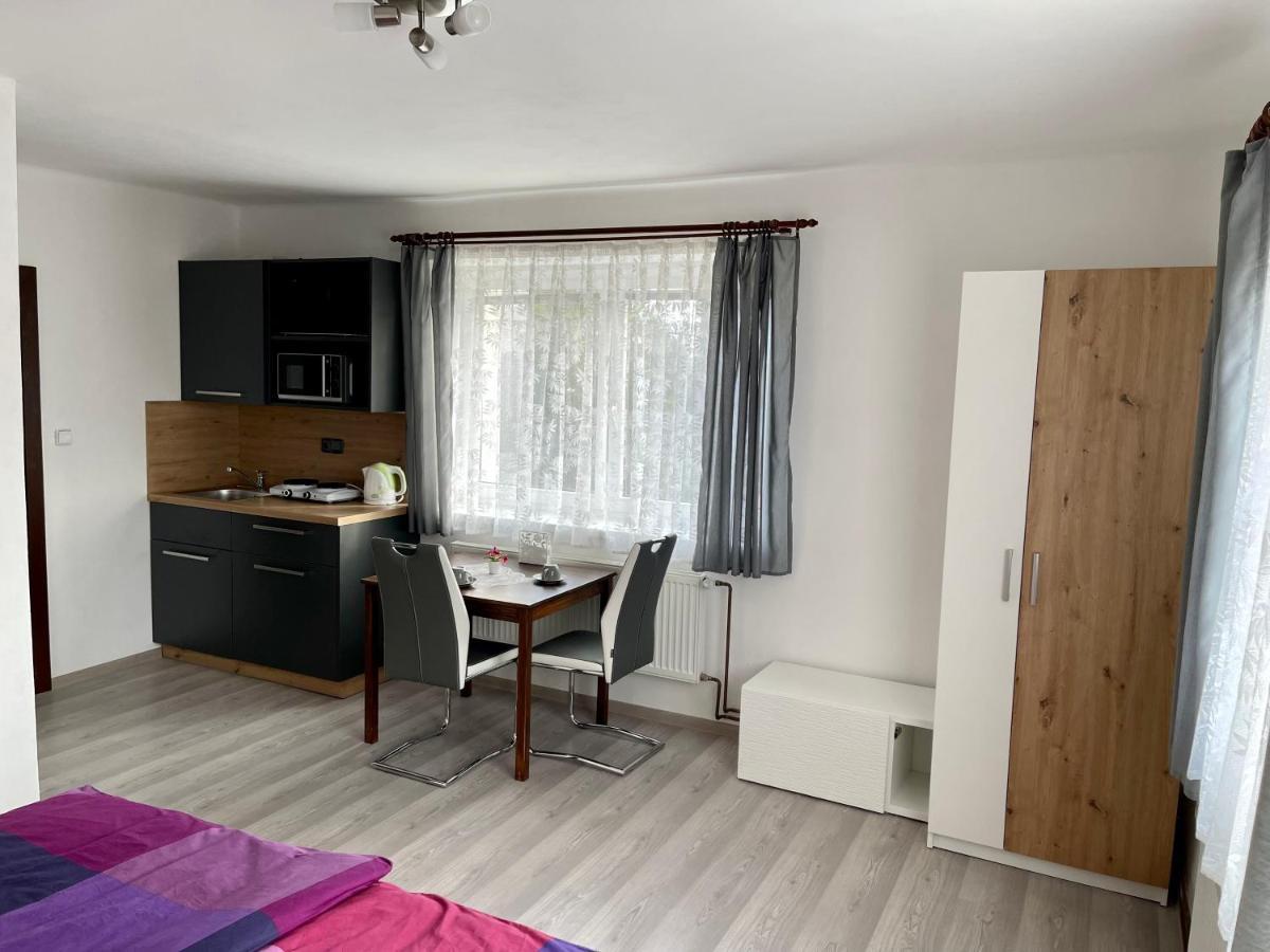 Apartmany Marjanka Jenisovice  Εξωτερικό φωτογραφία